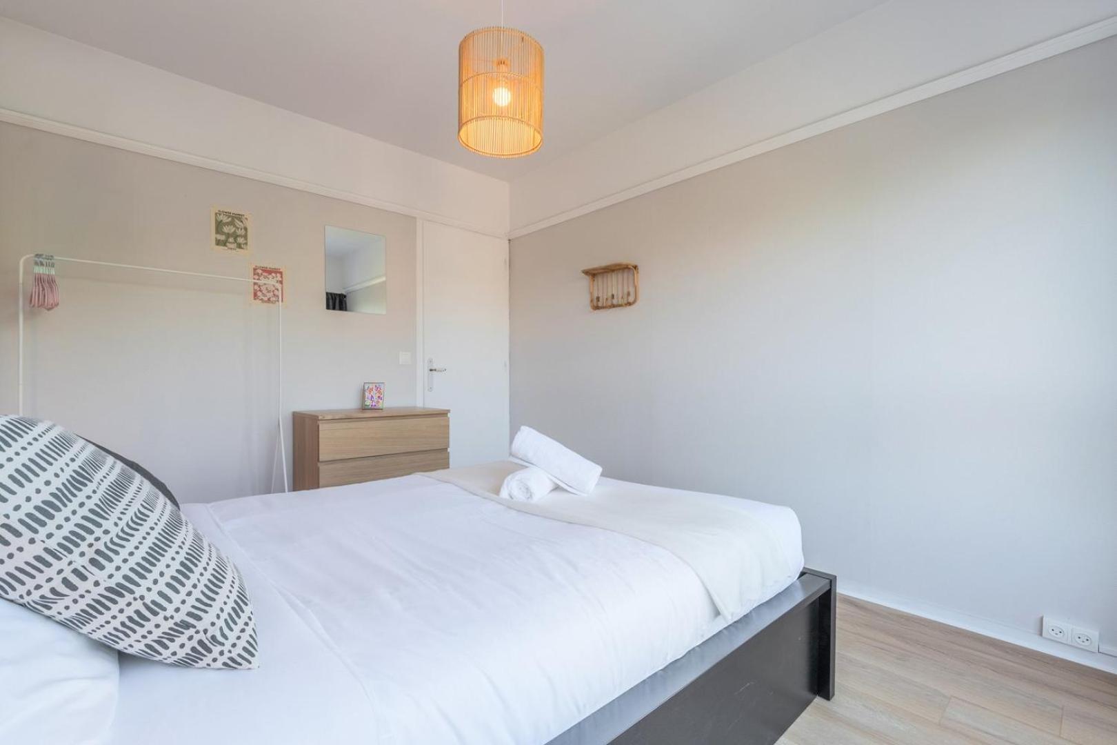 Spacious 3 Bedroom Apartment & Private Parking! Lambersart 외부 사진