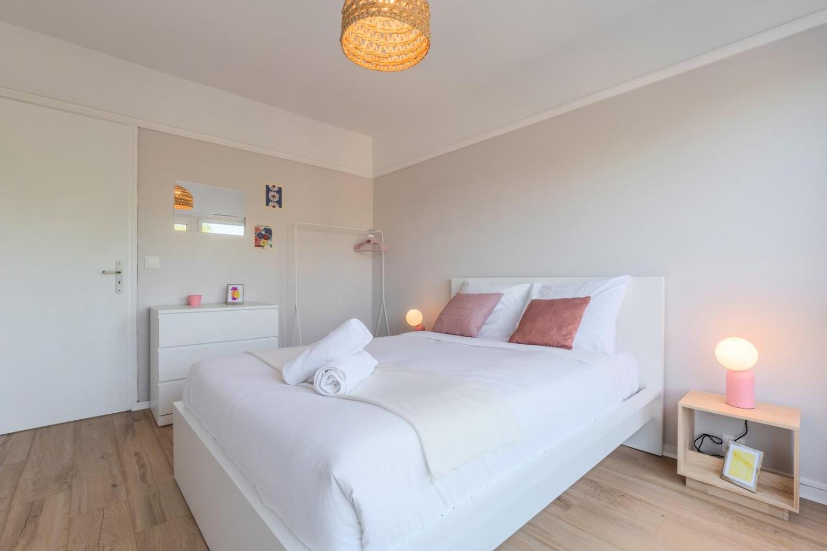 Spacious 3 Bedroom Apartment & Private Parking! Lambersart 외부 사진